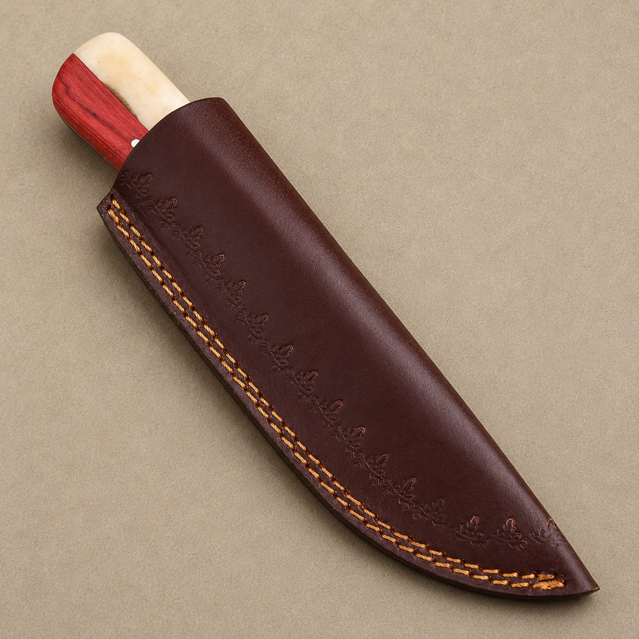 Alamo Heritage Damascus Steel Knife – Hand Forged 512-Layer Fixed Blade with Texas Flag Bone & Pakka Wood Handle, Genuine Leather Sheath