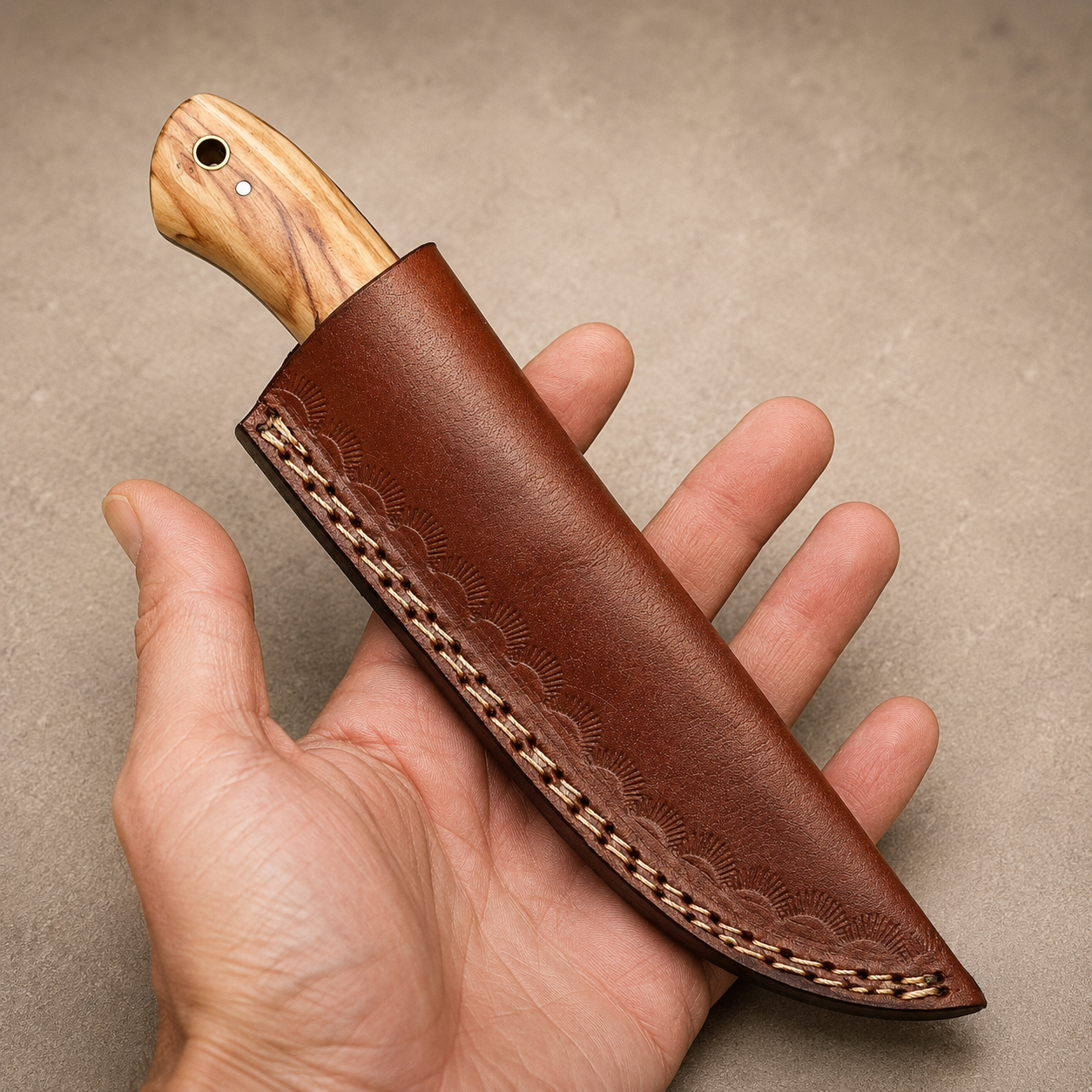 Twist Ridge Damascus Steel Knife – 512 Layer Hand Forged Blade with Wood Handle & Leather Sheath