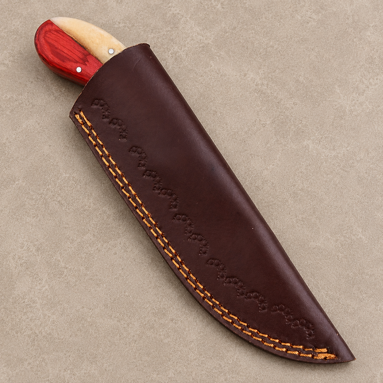 Hand Forged Damascus Steel Fixed Blade Knife – Texas Flag Colors, Bone & Wood Handle with Leather Sheath
