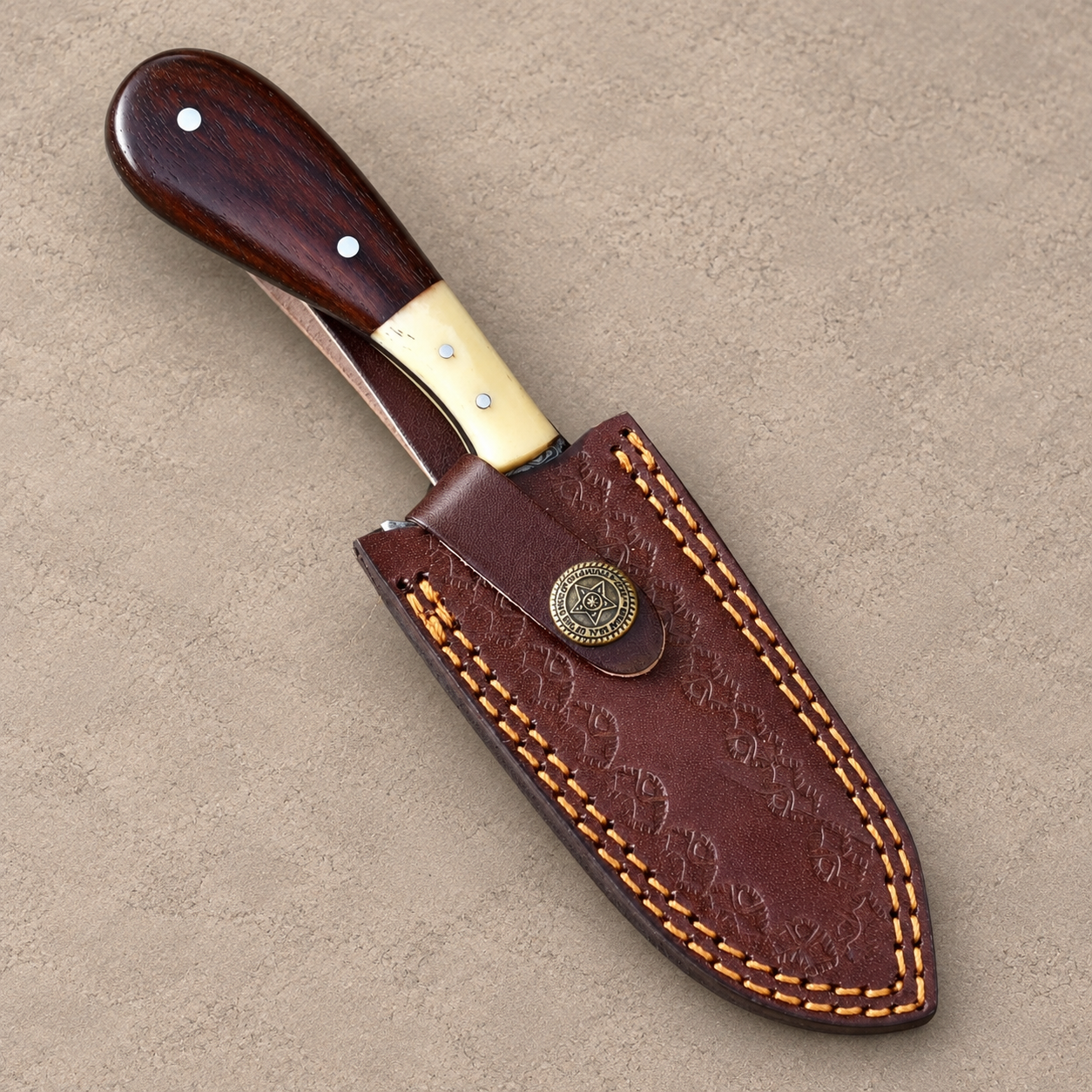 Hand Forged Damascus Steel Fixed Blade Knife with Natural Horn Handle & Leather Sheath