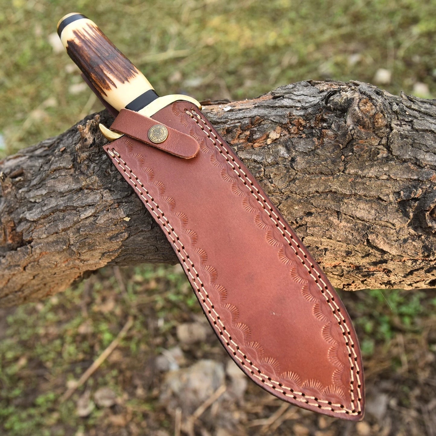 Custom made Forged Damascus Steel Hunting Bowie Knife brass & Bone Handle