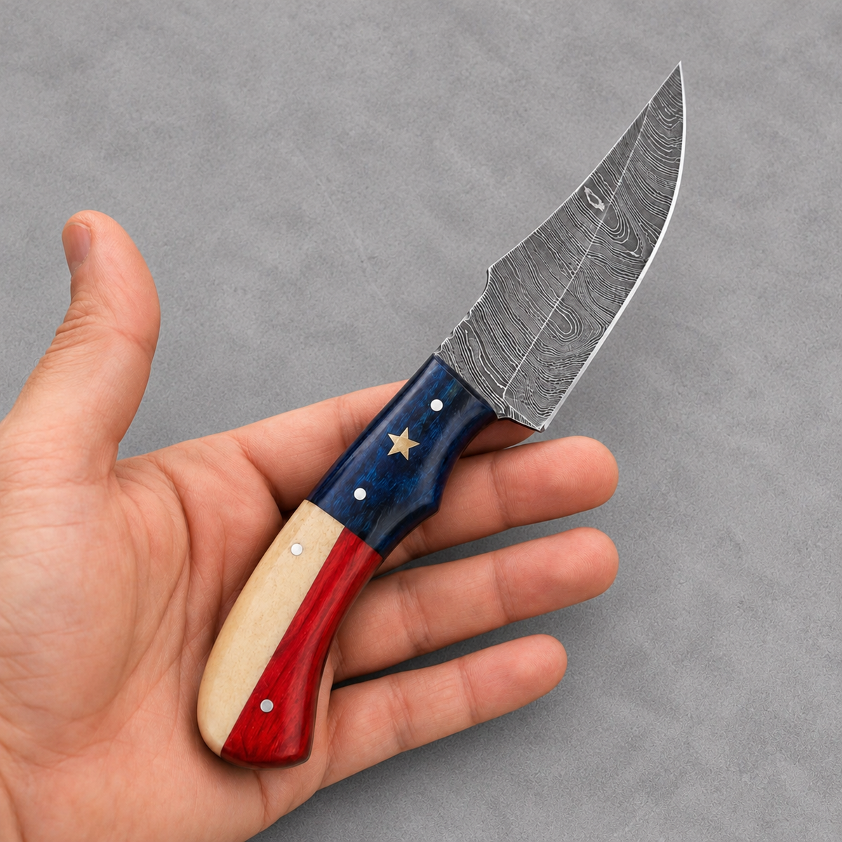 Heritage Twist Damascus Steel Knife – 512-Layer Blade, Wood Handle & Leather Sheath