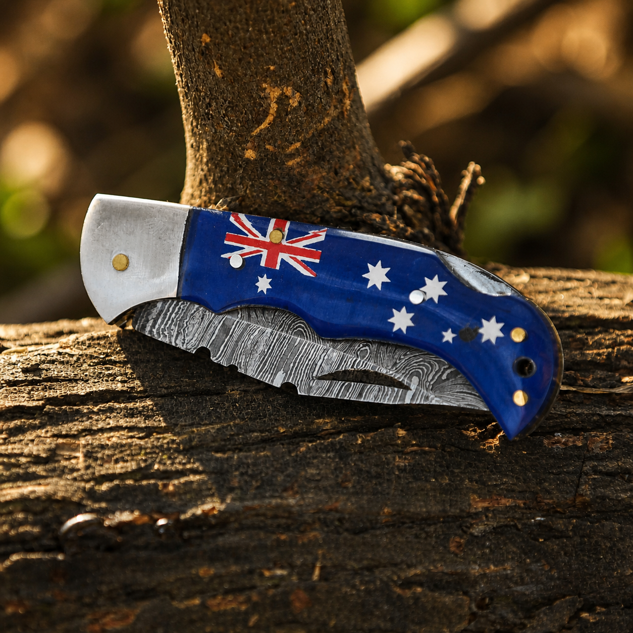 Hand Forged Damascus Steel Folding Knife – 4” Pocket Knife with Flag Handle & Leather Sheath (512 Layers)