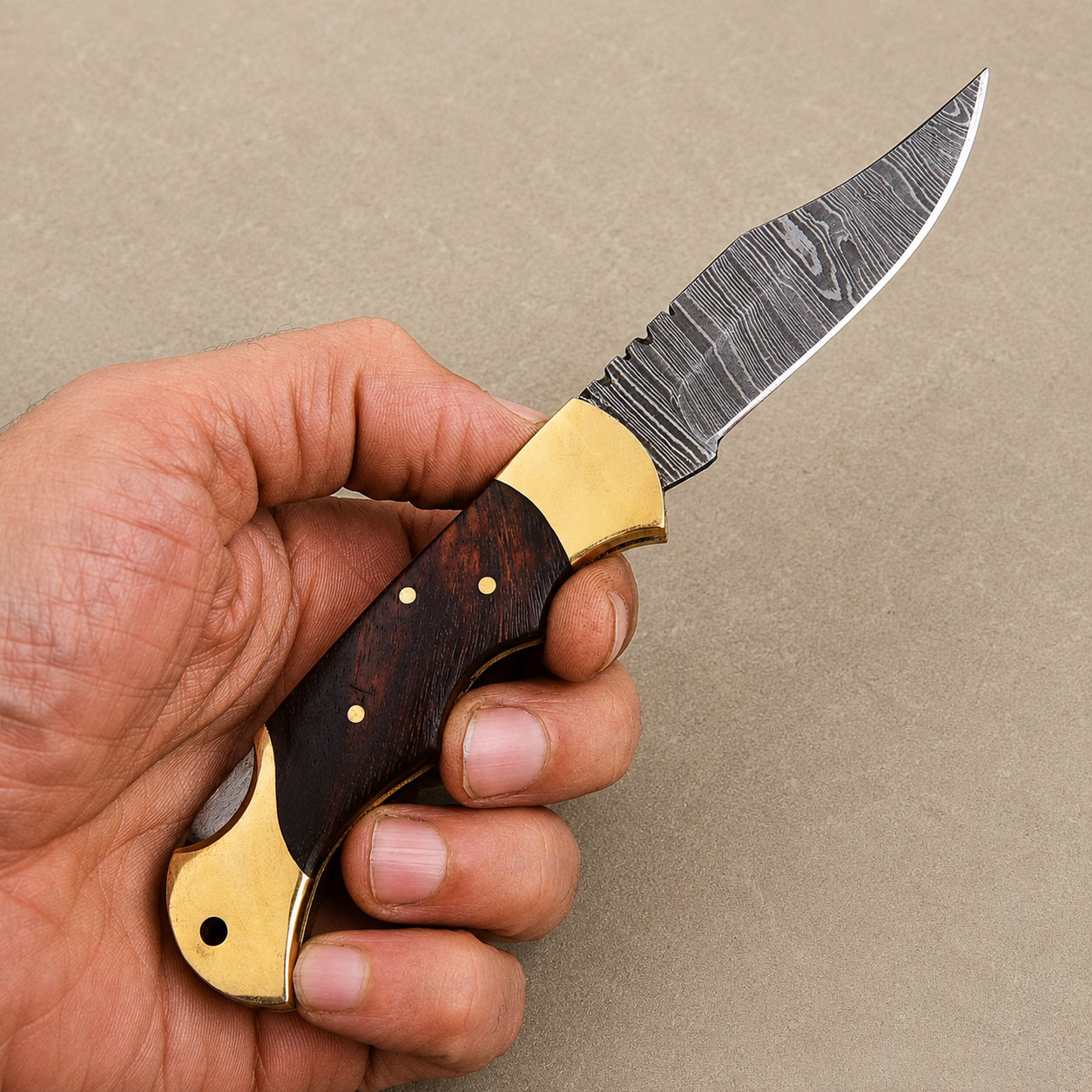 Midnight Timber Damascus Folding Knife – Ladder Pattern Steel with Rosewood Handle, Brass Bolster & Leather Sheath