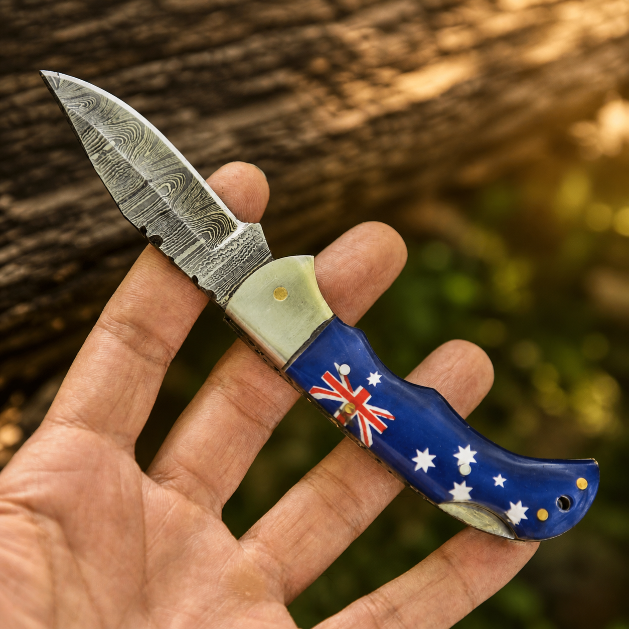 Hand Forged Damascus Steel Folding Knife – 4” Pocket Knife with Flag Handle & Leather Sheath (512 Layers)