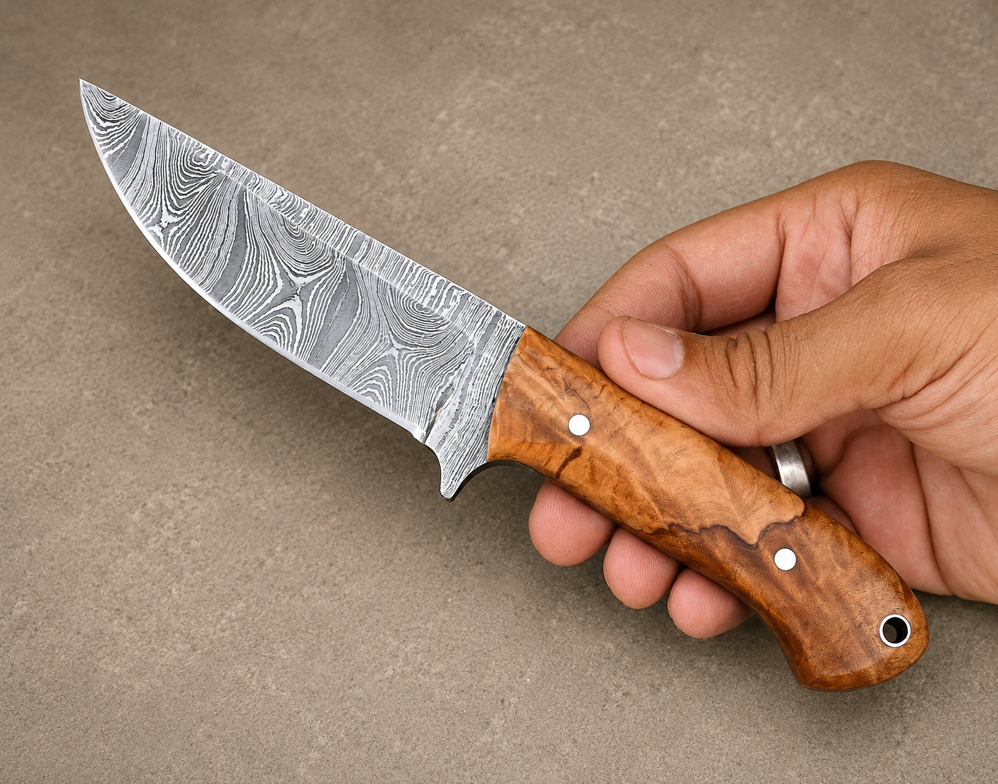 Twist Ridge Damascus Steel Knife – 512 Layer Hand Forged Blade with Wood Handle & Leather Sheath