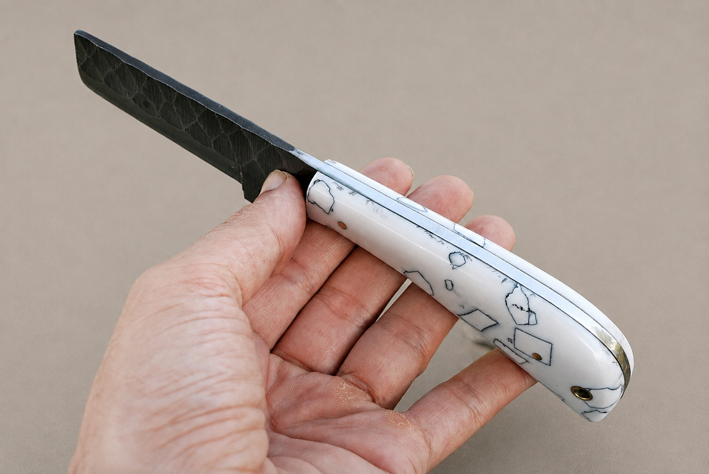 Premium Hand-Forged Railroad Steel Fixed Blade Tool – Raised Handle Leather Sheath Included