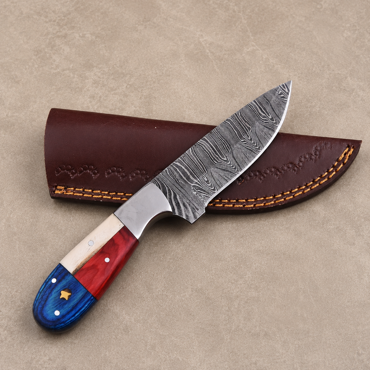 Lone Republic Damascus Knife – 512-Layer Hand Forged Fixed Blade with Texas Flag Bone & Wood Handle, Genuine Leather Sheath