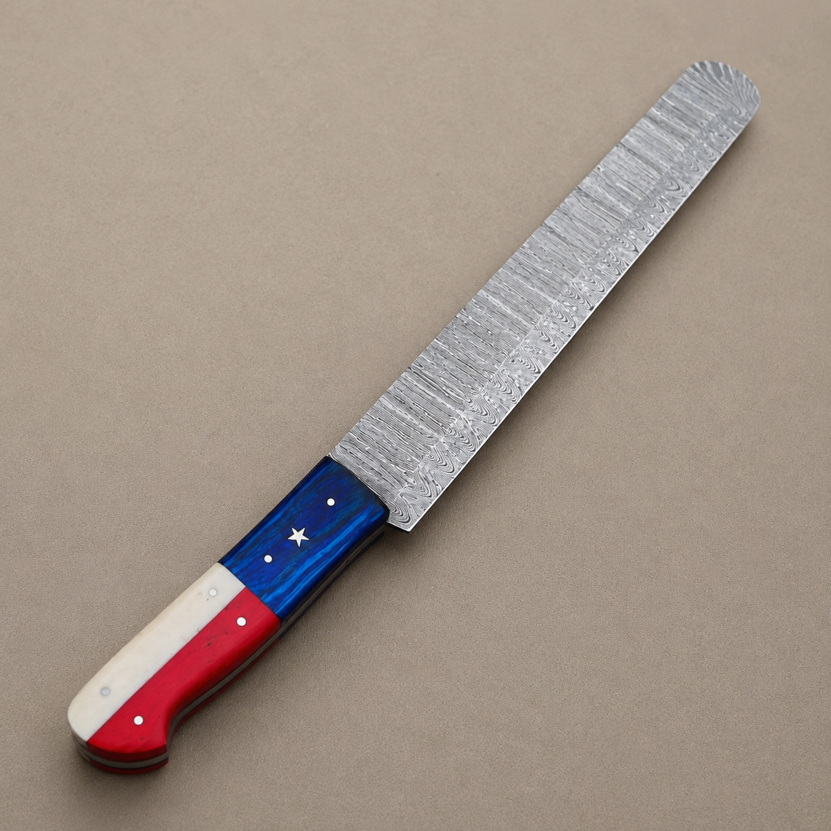 15” Premium Hand-Forged Damascus Steel Brisket Chef Knife – Texas Flag Handle | 512 Layers | Leather Sheath Included
