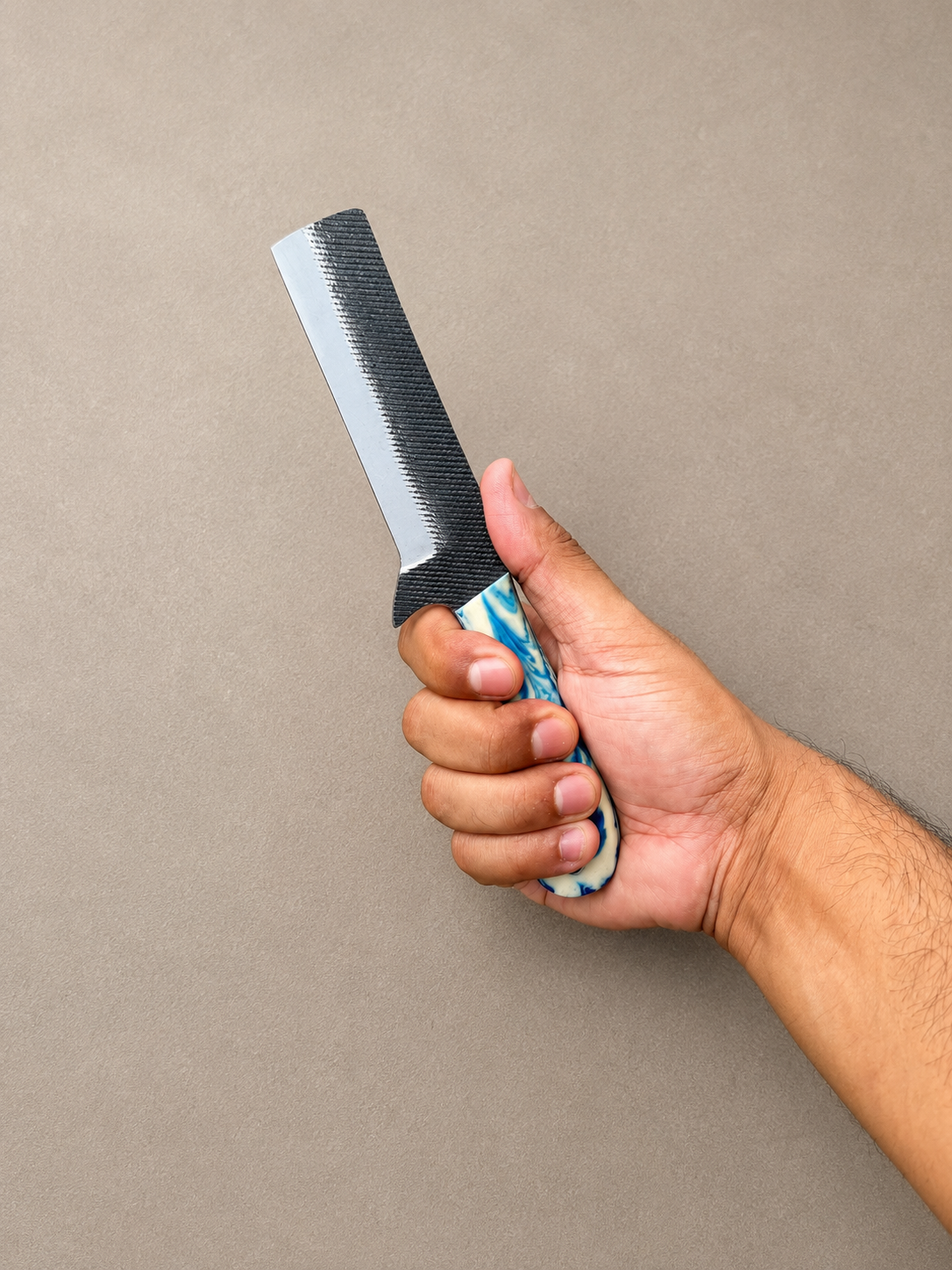 Iron Ember High Carbon Steel Knife – Hand Forged Fixed Blade with Resin Handle & Leather Sheath