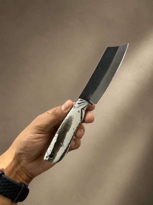 Artisan Damascus Steel Knife – Hand Forged Fixed Blade with Resin Handle & Leather Sheath