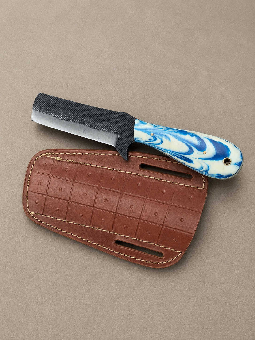 Iron Ember High Carbon Steel Knife – Hand Forged Fixed Blade with Resin Handle & Leather Sheath