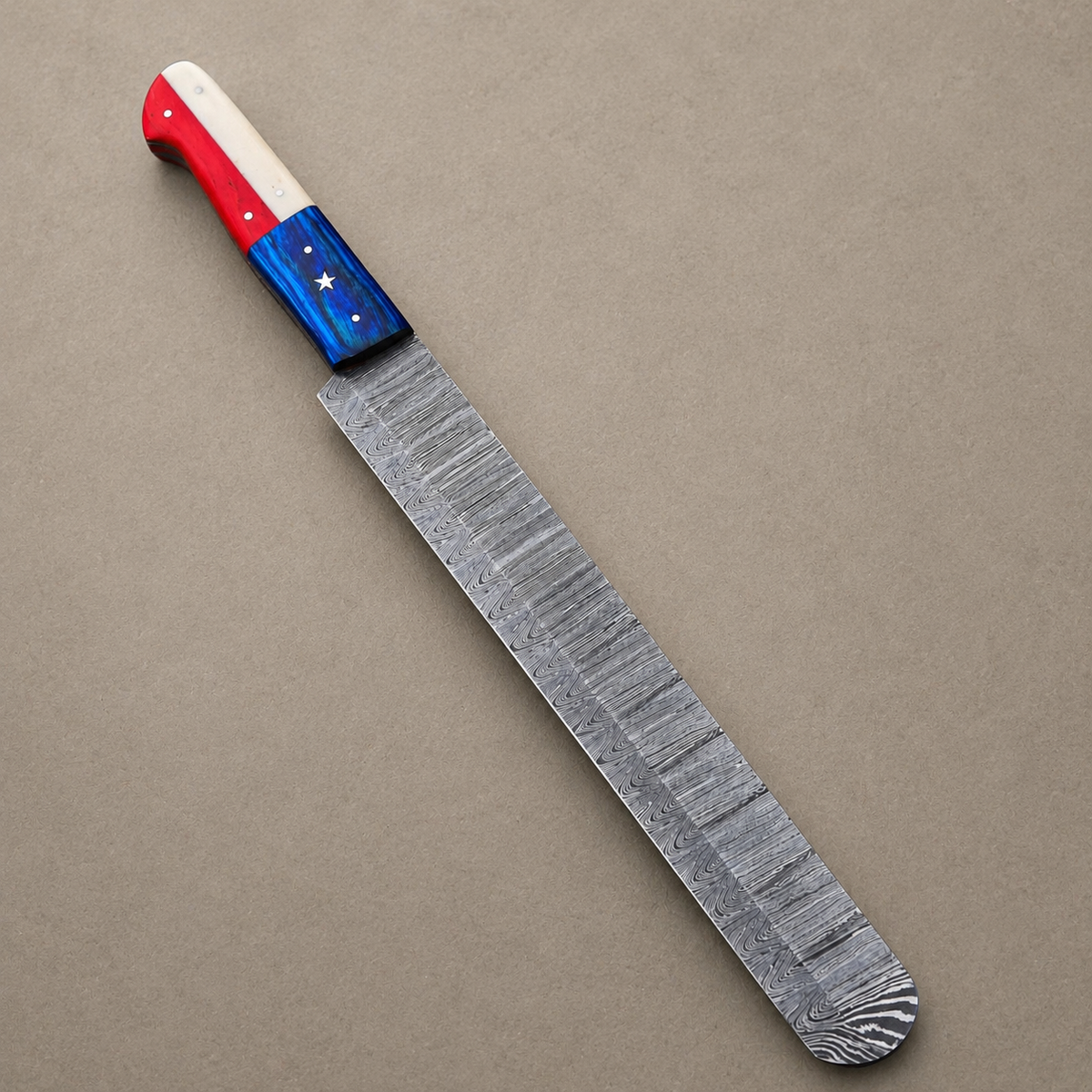 15” Premium Hand-Forged Damascus Steel Brisket Chef Knife – Texas Flag Handle | 512 Layers | Leather Sheath Included