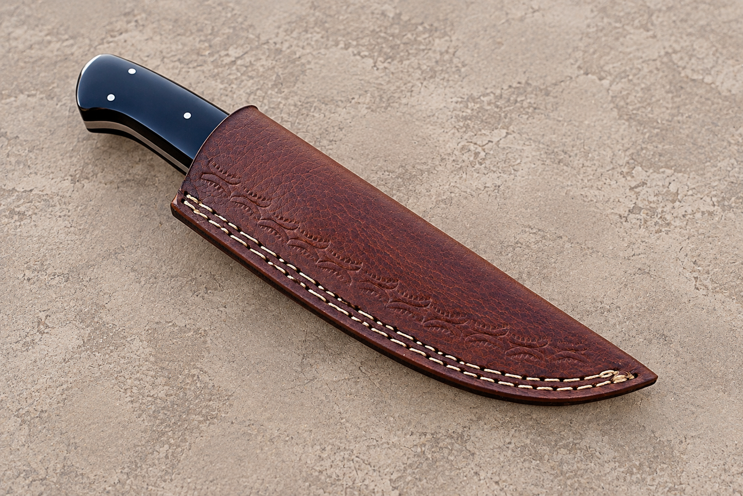 Hand Forged Damascus Steel Utility Knife with Natural Horn & Brass Handle – Leather Sheath