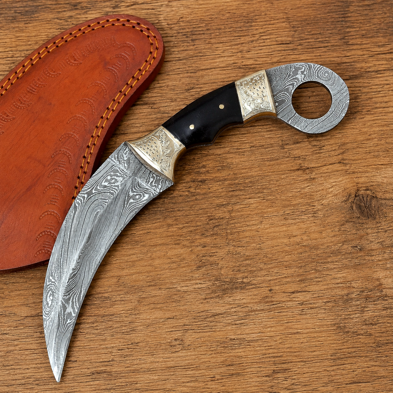 Handmade Damascus Steel Curved Fixed Blade Knife – Natural Horn Handle & Engraved Brass Bolster | Leather Sheath Included
