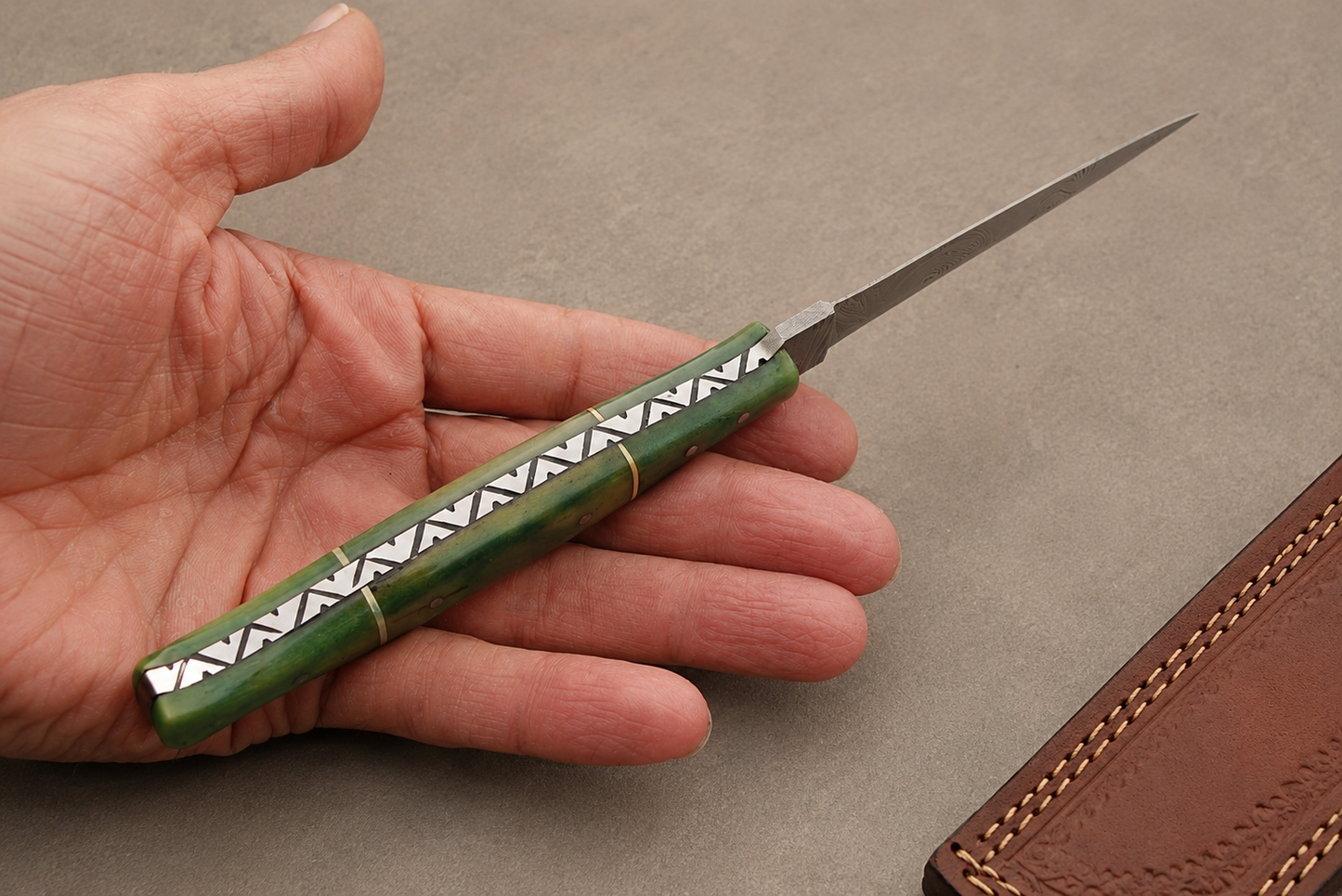 Desert Heritage Damascus Steel Knife – 512 Layer Hand Forged Blade with Camel Bone Handle & Leather Sheath