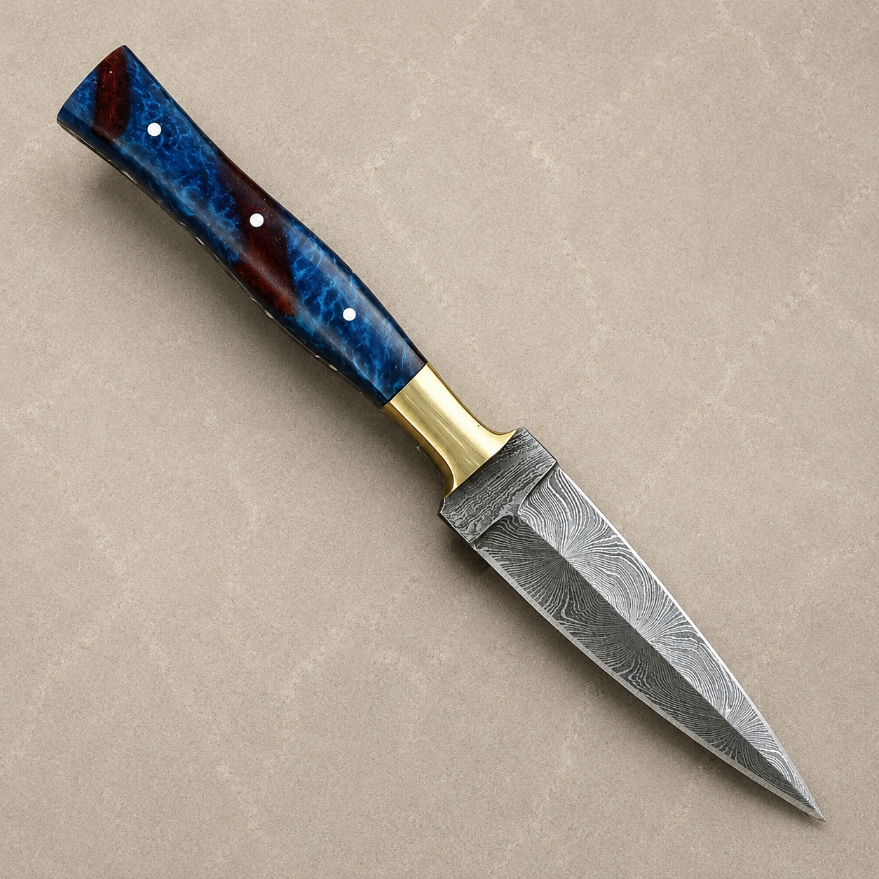 Brass Ridge Damascus Steel Knife – 512 Layer Hand Forged Blade with Resin Handle & Leather Sheath