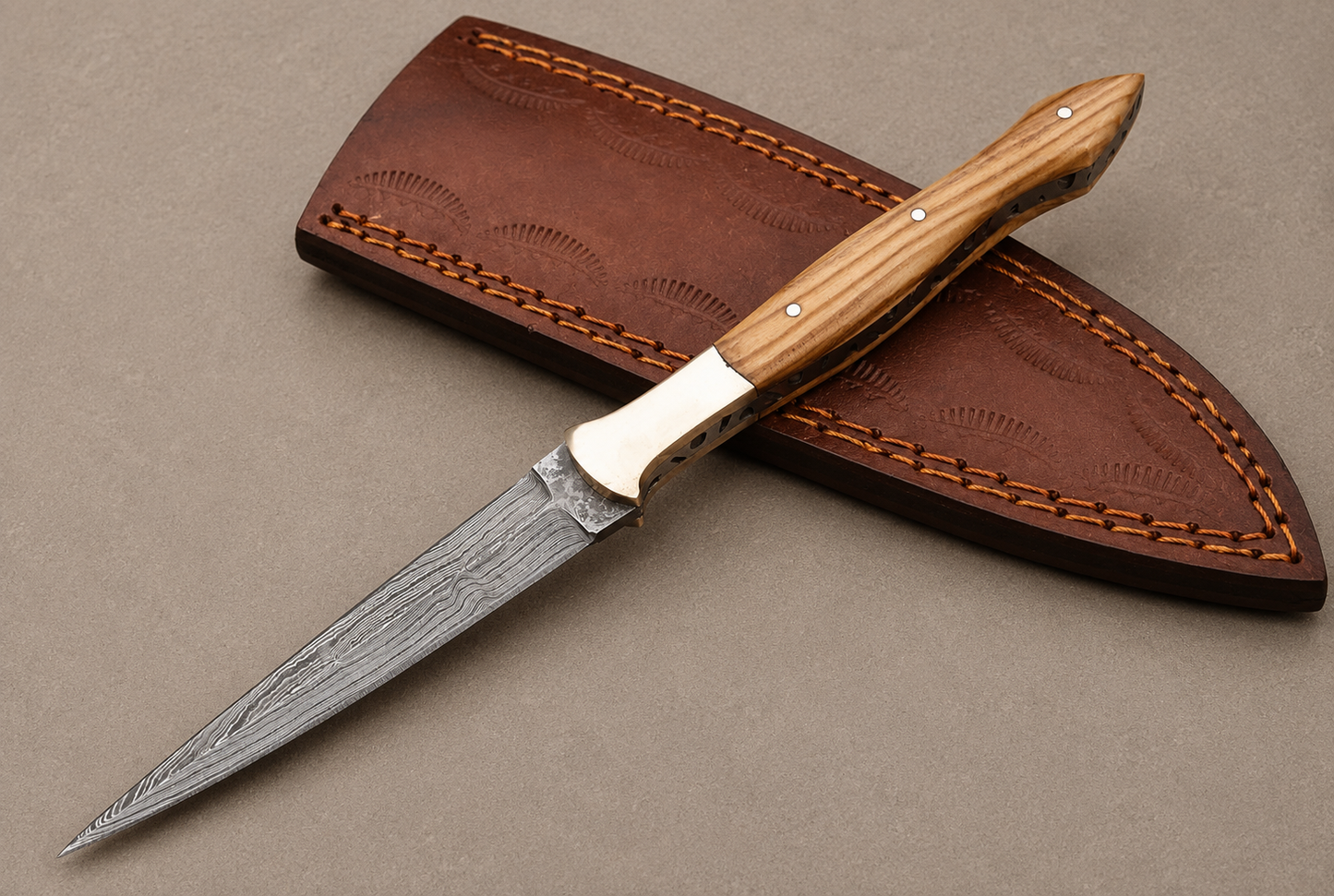 Olive Crest Damascus Steel Knife – 512 Layer Hand Forged Blade with Olive Wood Handle, Brass Bolster & Leather Sheath