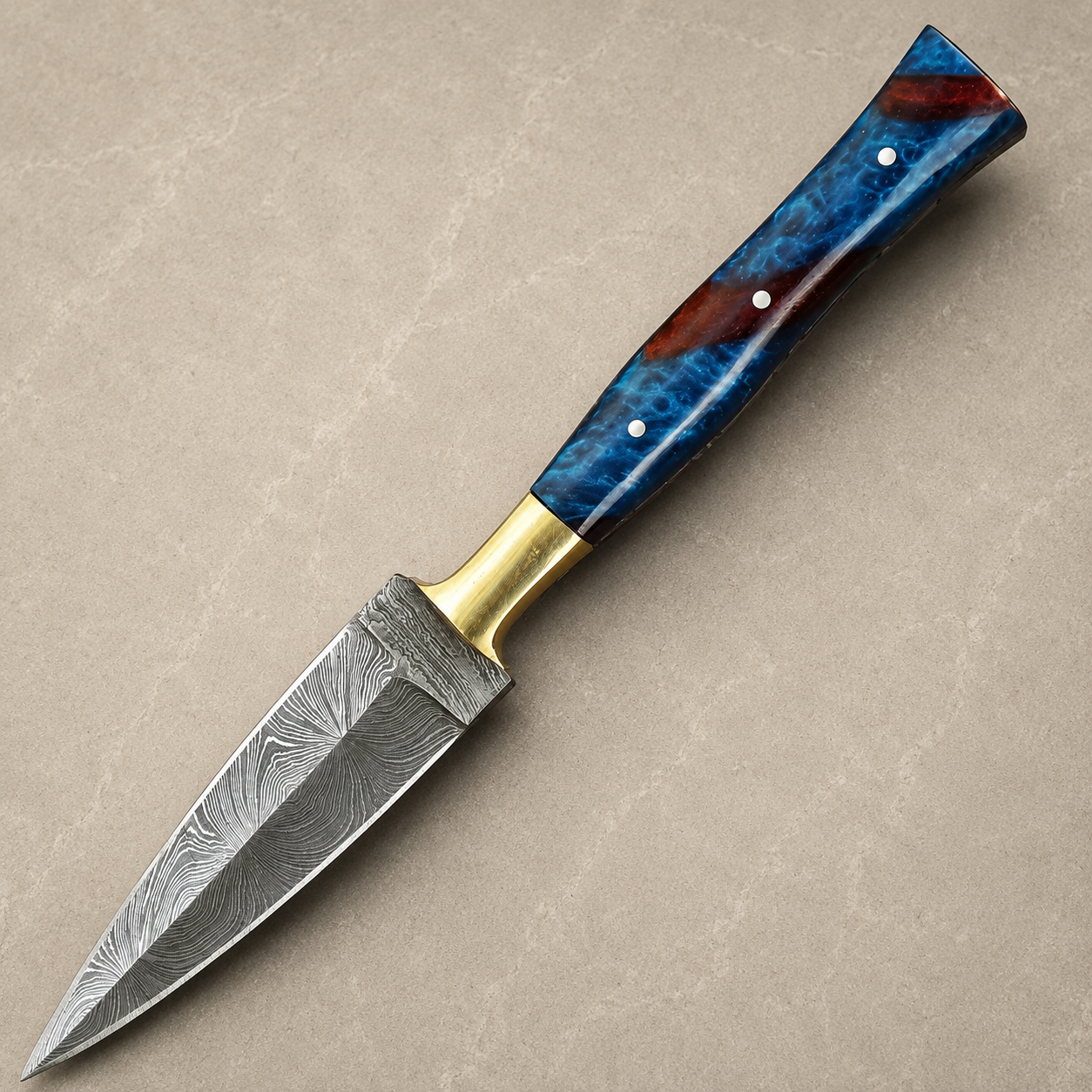 Brass Ridge Damascus Steel Knife – 512 Layer Hand Forged Blade with Resin Handle & Leather Sheath