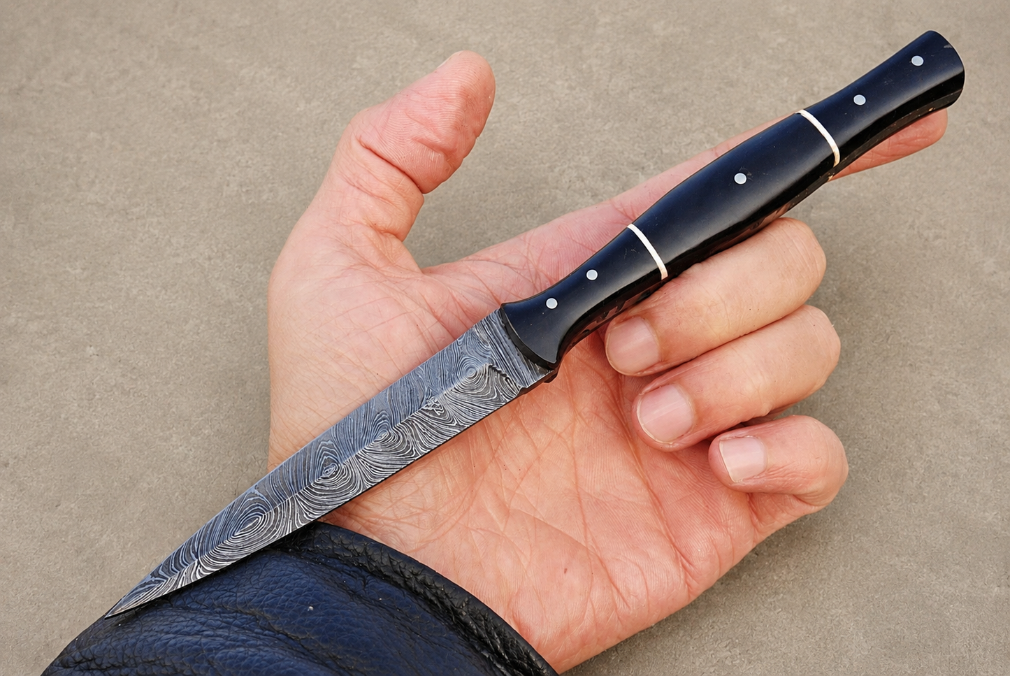 Black Horn Damascus Steel Knife – 512 Layer Hand Forged Blade with Buffalo Horn Handle & Leather Sheath