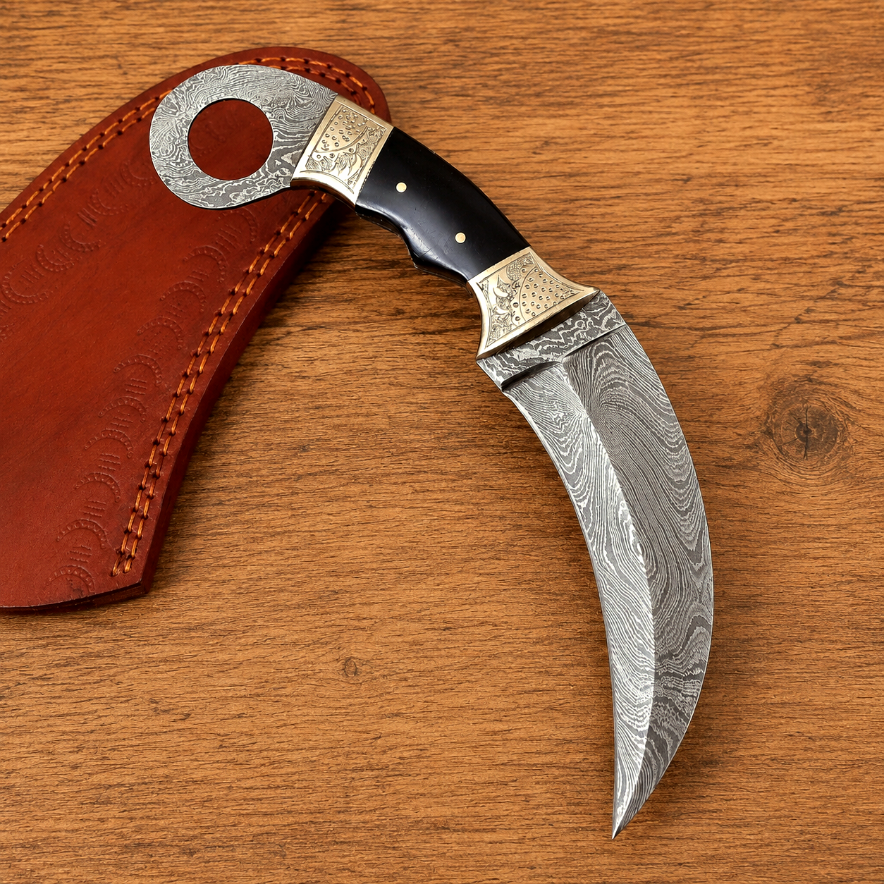 Handmade Damascus Steel Curved Fixed Blade Knife – Natural Horn Handle & Engraved Brass Bolster | Leather Sheath Included