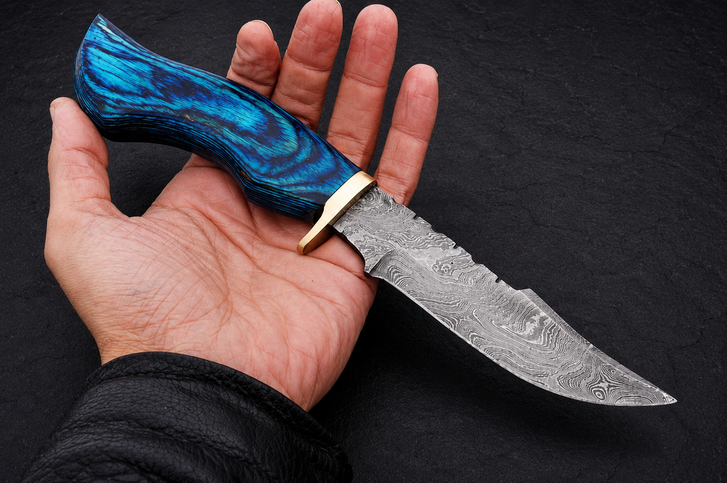 Woodland Elite Damascus Steel Utility Knife – 512 Layer Hand Forged Fixed Blade with Stained Wood Handle, Brass Guard & Leather Sheath