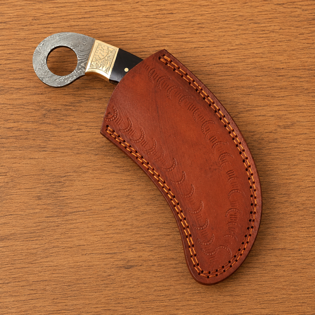 Handmade Damascus Steel Curved Fixed Blade Knife – Natural Horn Handle & Engraved Brass Bolster | Leather Sheath Included