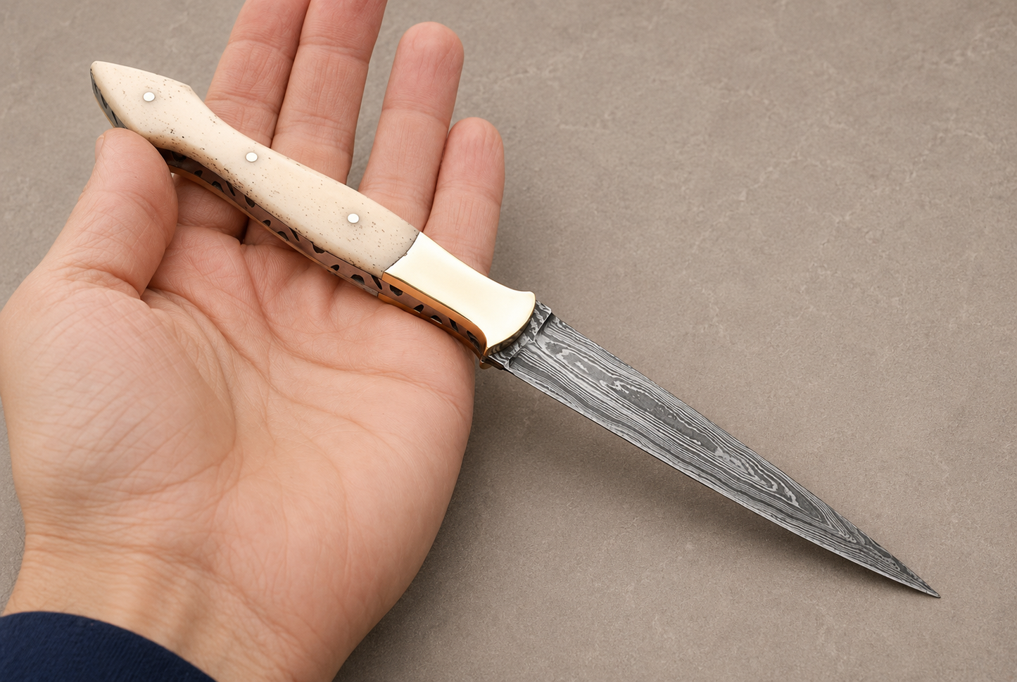 Heritage Bone Damascus Steel Knife – 512 Layer Hand Forged Blade with Camel Bone Handle & Leather Sheath