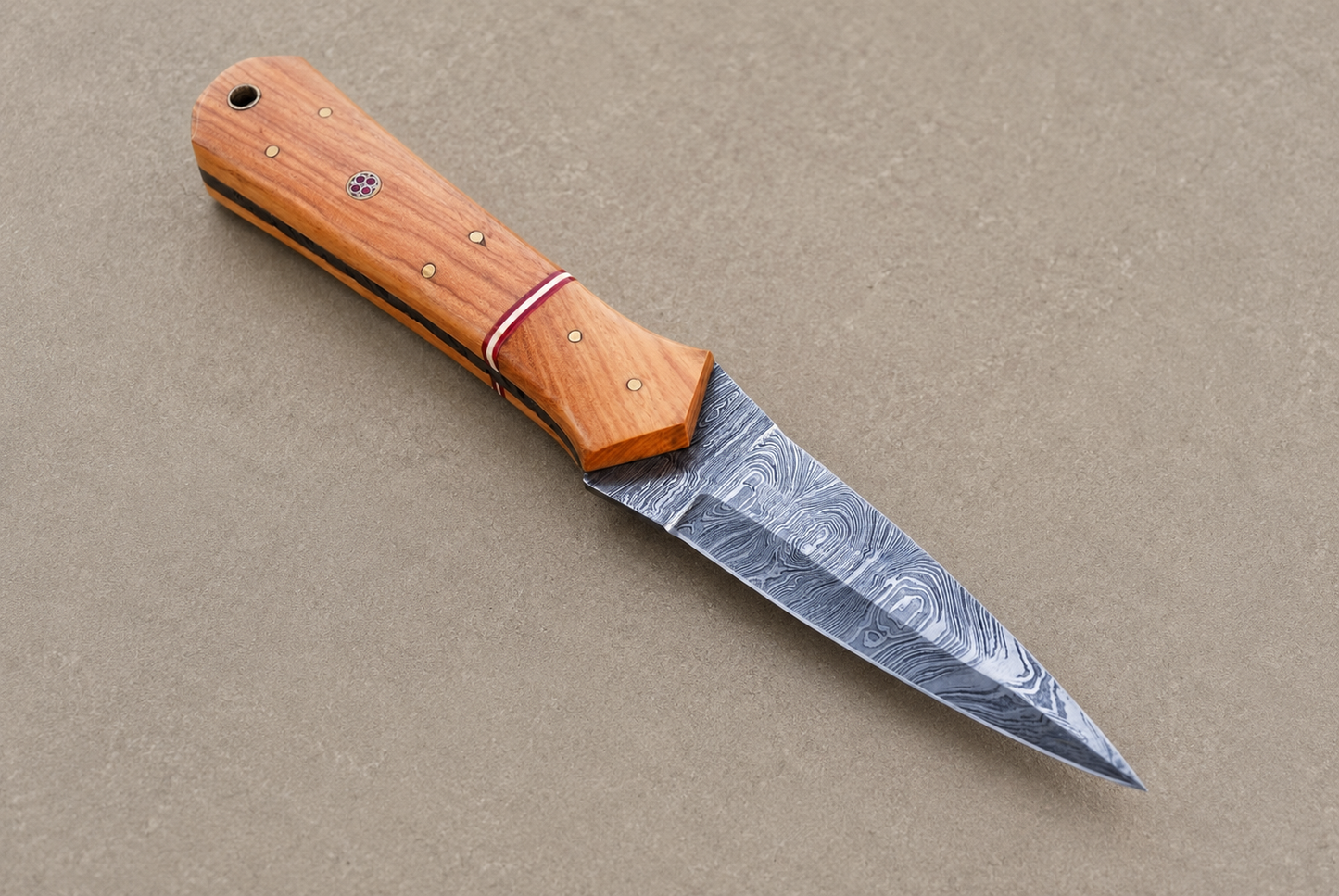 Olive Ridge Damascus Steel Knife – 512 Layer Hand Forged Blade with Olive Wood Handle & Leather Sheath