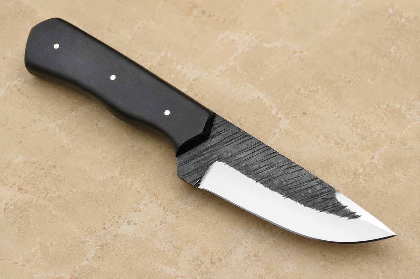 Horn Crest High Carbon Steel Utility Knife – Hand Forged Fixed Blade with Horn Handle & Leather Sheath