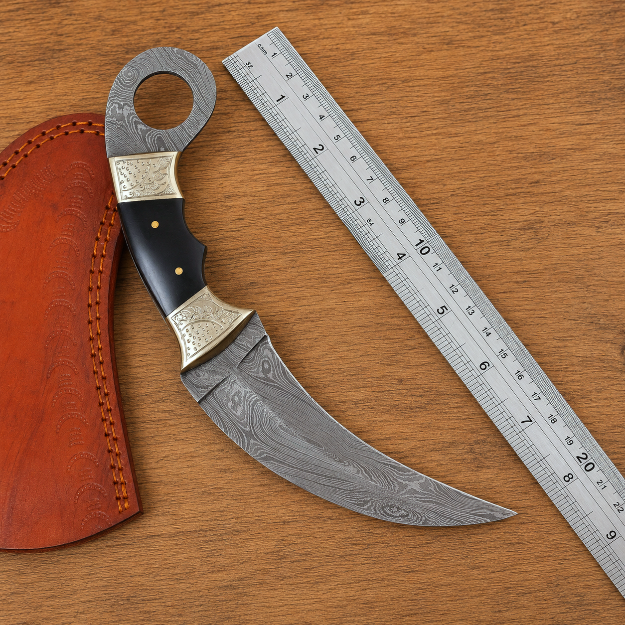 Handmade Damascus Steel Curved Fixed Blade Knife – Natural Horn Handle & Engraved Brass Bolster | Leather Sheath Included