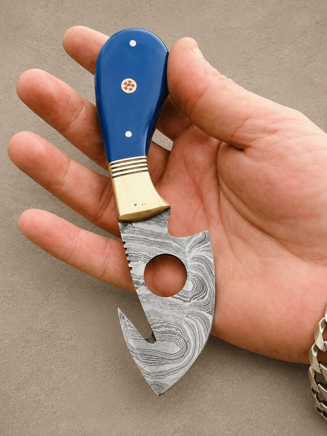 Compact Damascus Steel Fixed Blade Utility Knife – 512 Layer Hand Forged with Resin Handle, Brass Bolster & Leather Sheath