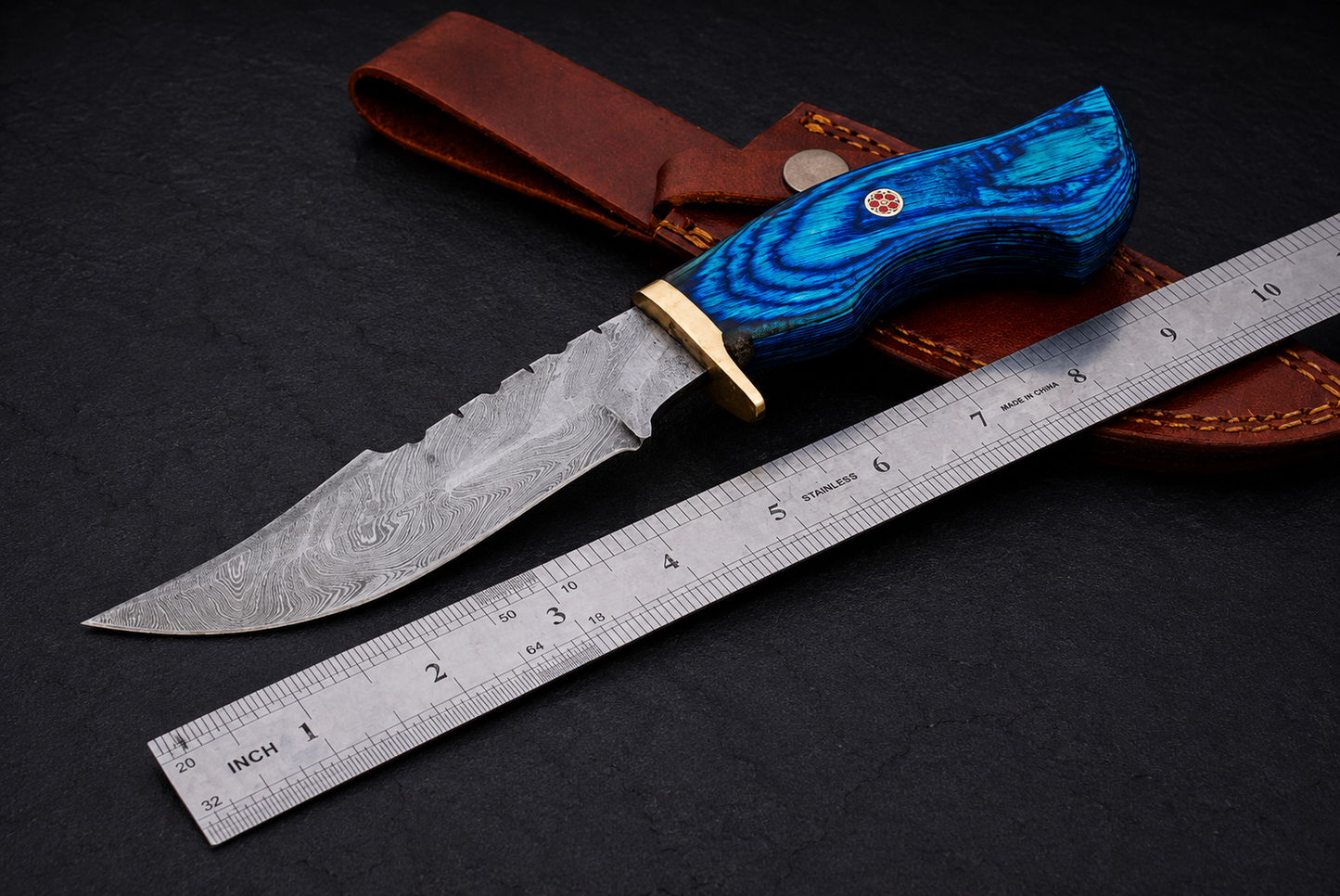 Woodland Elite Damascus Steel Utility Knife – 512 Layer Hand Forged Fixed Blade with Stained Wood Handle, Brass Guard & Leather Sheath