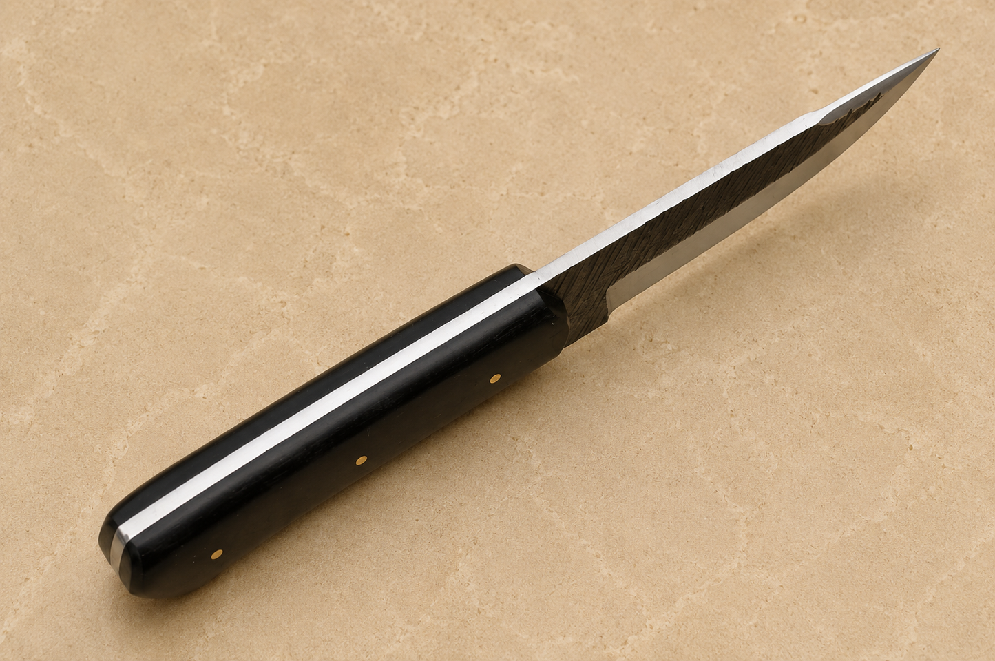 Horn Crest High Carbon Steel Utility Knife – Hand Forged Fixed Blade with Horn Handle & Leather Sheath