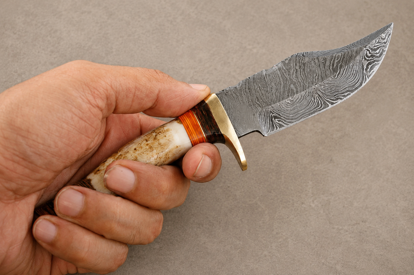 Heritage Stag Damascus Steel Knife – 512 Layer Hand Forged Blade with Stag Handle & Leather Sheath