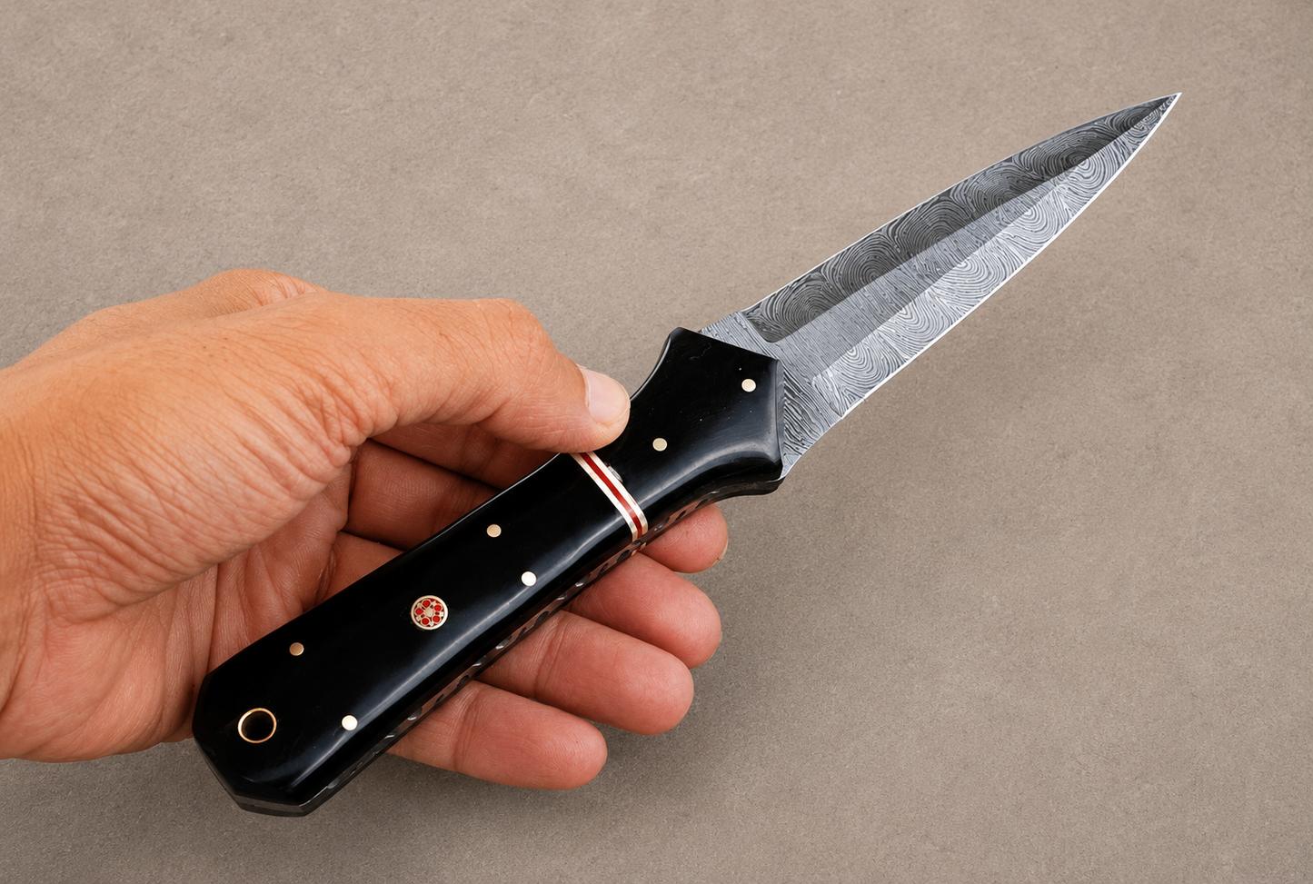Midnight Horn Damascus Steel Knife – 512 Layer Hand Forged Blade with Bull Horn Handle & Leather Sheath