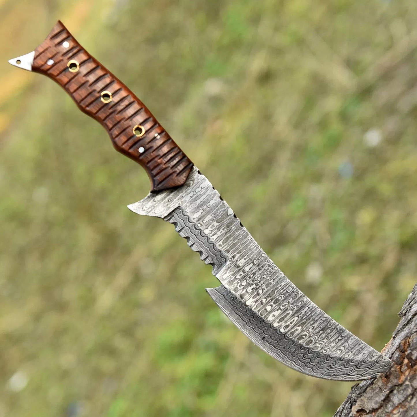 Custom Hand Made Damascus Hunting Knife / Hand Forged Damascus Steel Blade