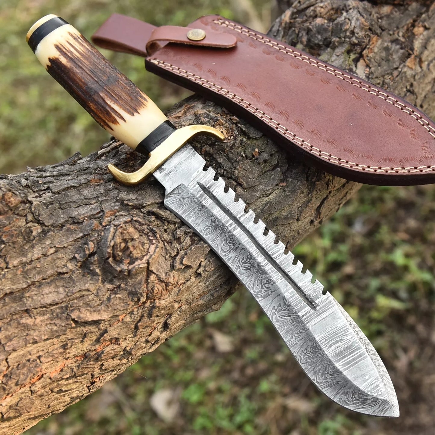 Custom made Forged Damascus Steel Hunting Bowie Knife brass & Bone Handle
