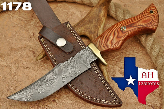HAND FORGED DAMASCUS STEEL HUNTING KNIFE W/ STAIN WOOD & BRASS GUARD HANDLE