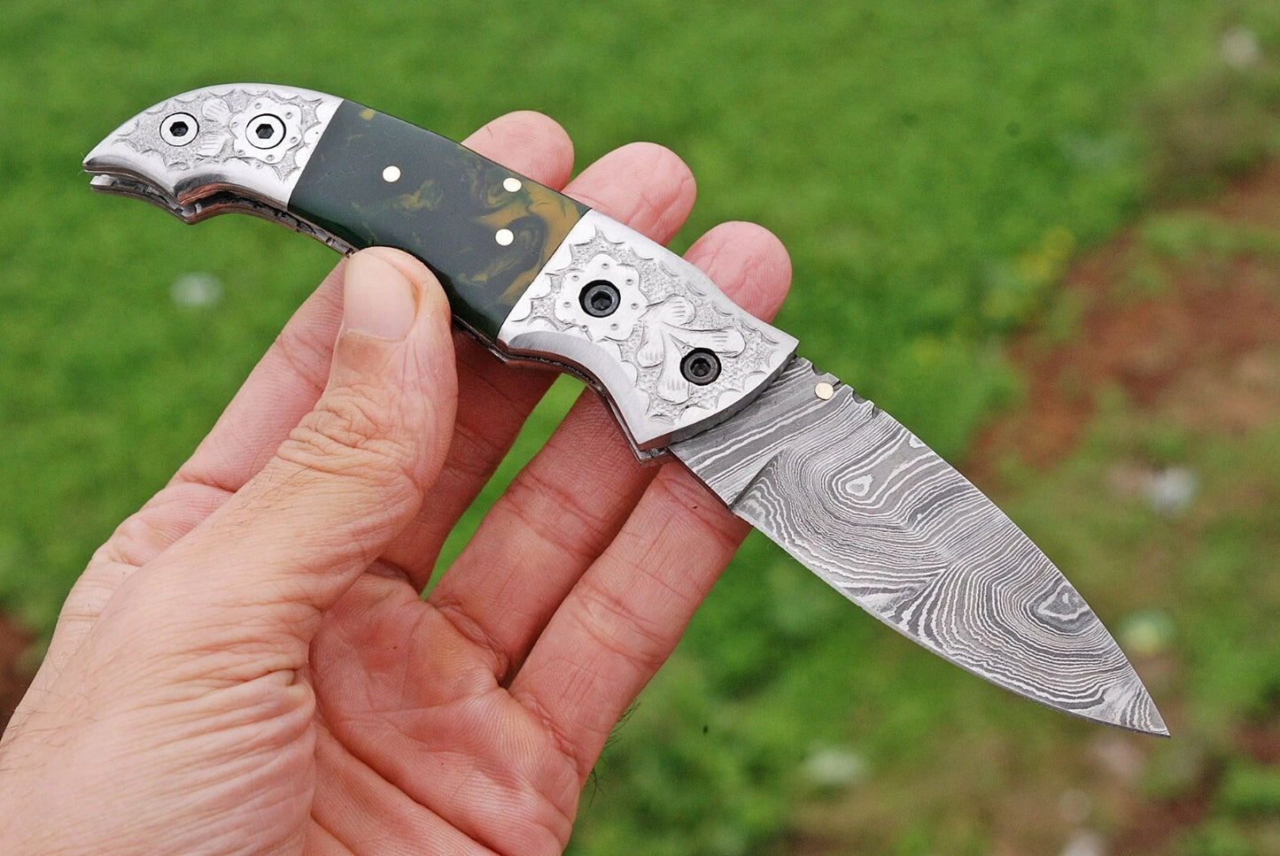 Premium Hand-Forged Damascus Folding Pocket Knife – Engraved Bolster Handle | 512 Layers | Leather Sheath Included