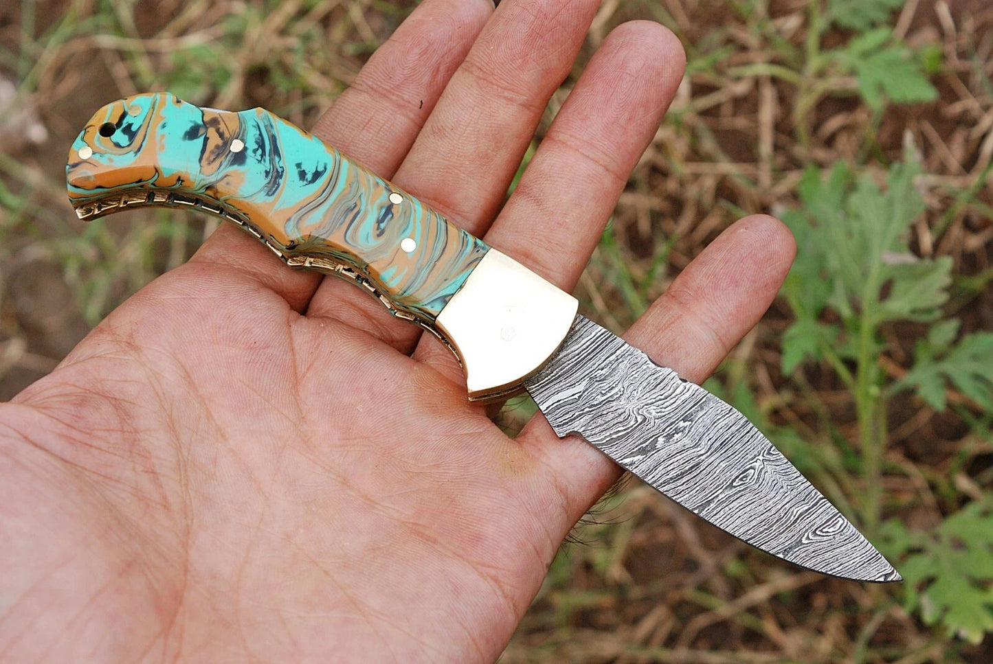Handmade 512-Layer Damascus Steel Folding Pocket Knife with Resin & Brass Bolster Handle – Leather Sheath