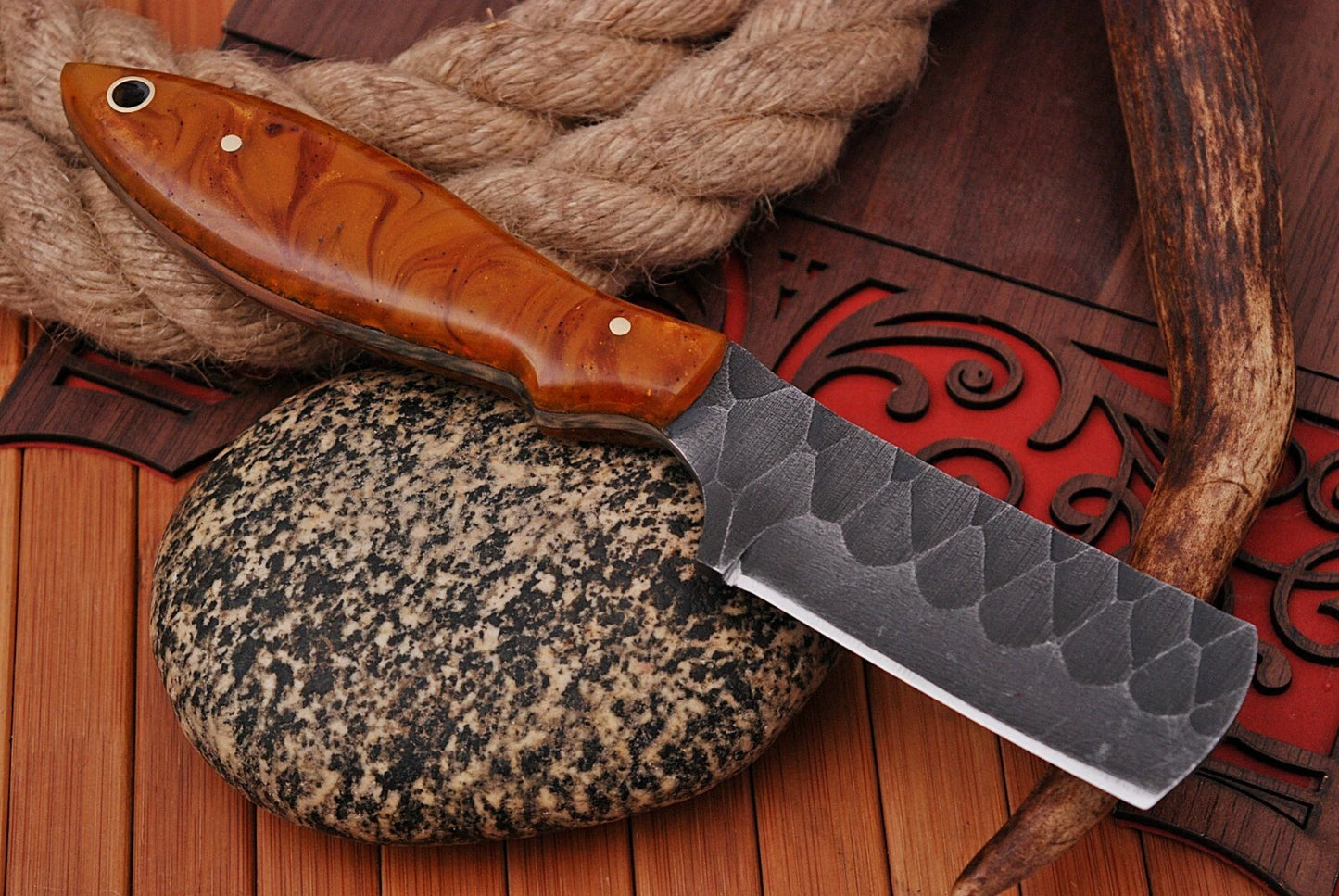 Hand Forged Damascus Steel Fixed Blade Tool with Risen Handle – Handmade Collector Piece with Leather Sheath