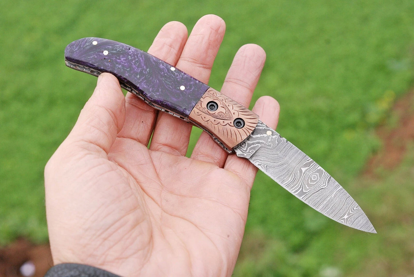 Premium Hand-Forged Damascus Folding Pocket Knife – Engraved Bolster Handle | 512 Layers | Leather Sheath Included