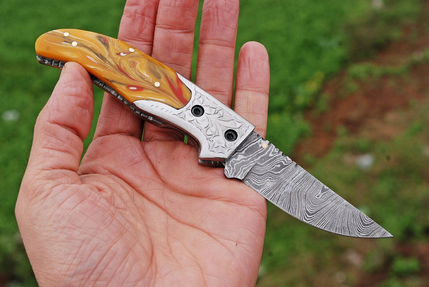 Premium Hand-Forged Damascus Folding Pocket Knife – Engraved Bolster Handle | 512 Layers | Leather Sheath Included