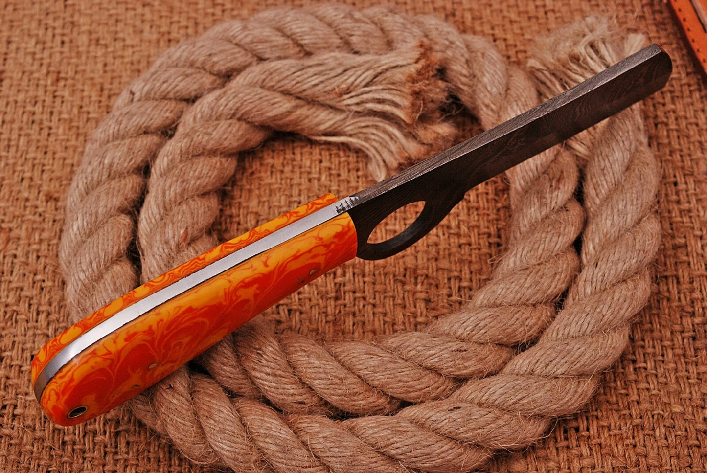 Hand Forged 512-Layer Damascus Steel Fixed Blade Tool with Leather Sheath – Handmade Collector Piece