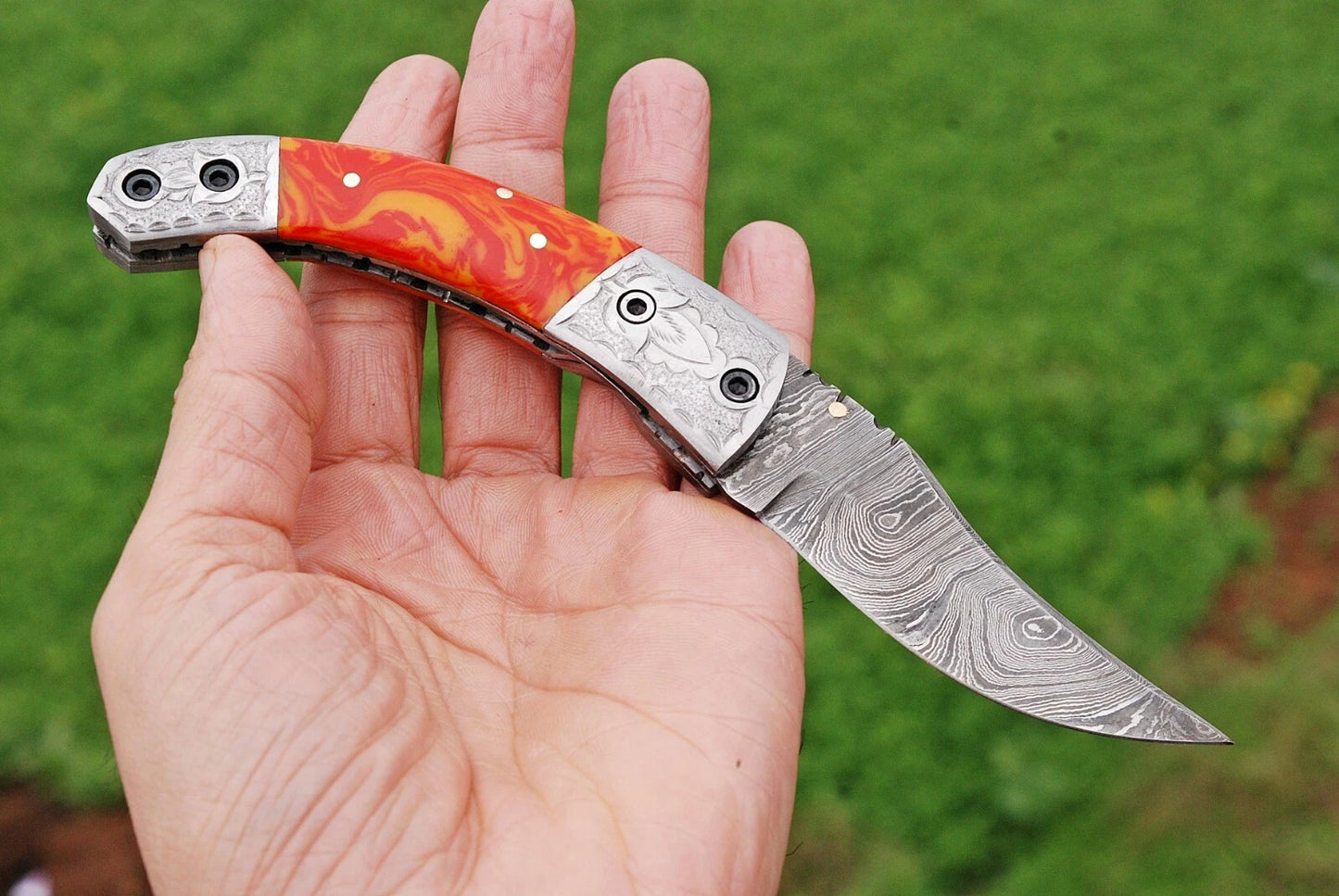 Hand-Forged Damascus Folding Pocket Knife – 512 Layers Steel, Engraved Bolster Handle, Leather Sheath