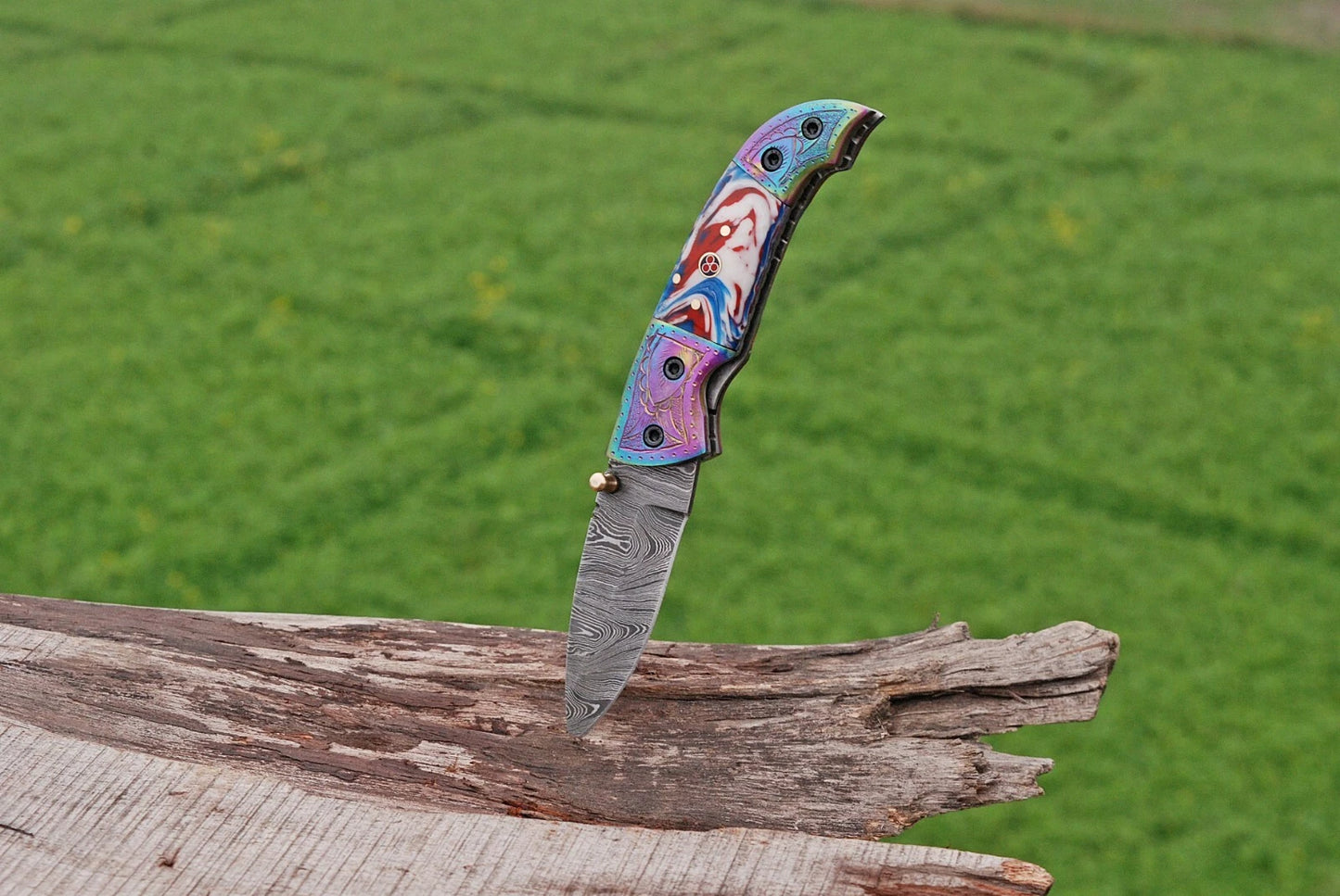 Premium Hand-Forged Damascus Folding Pocket Knife – Engraved Bolster Handle | 512 Layers | Leather Sheath Included