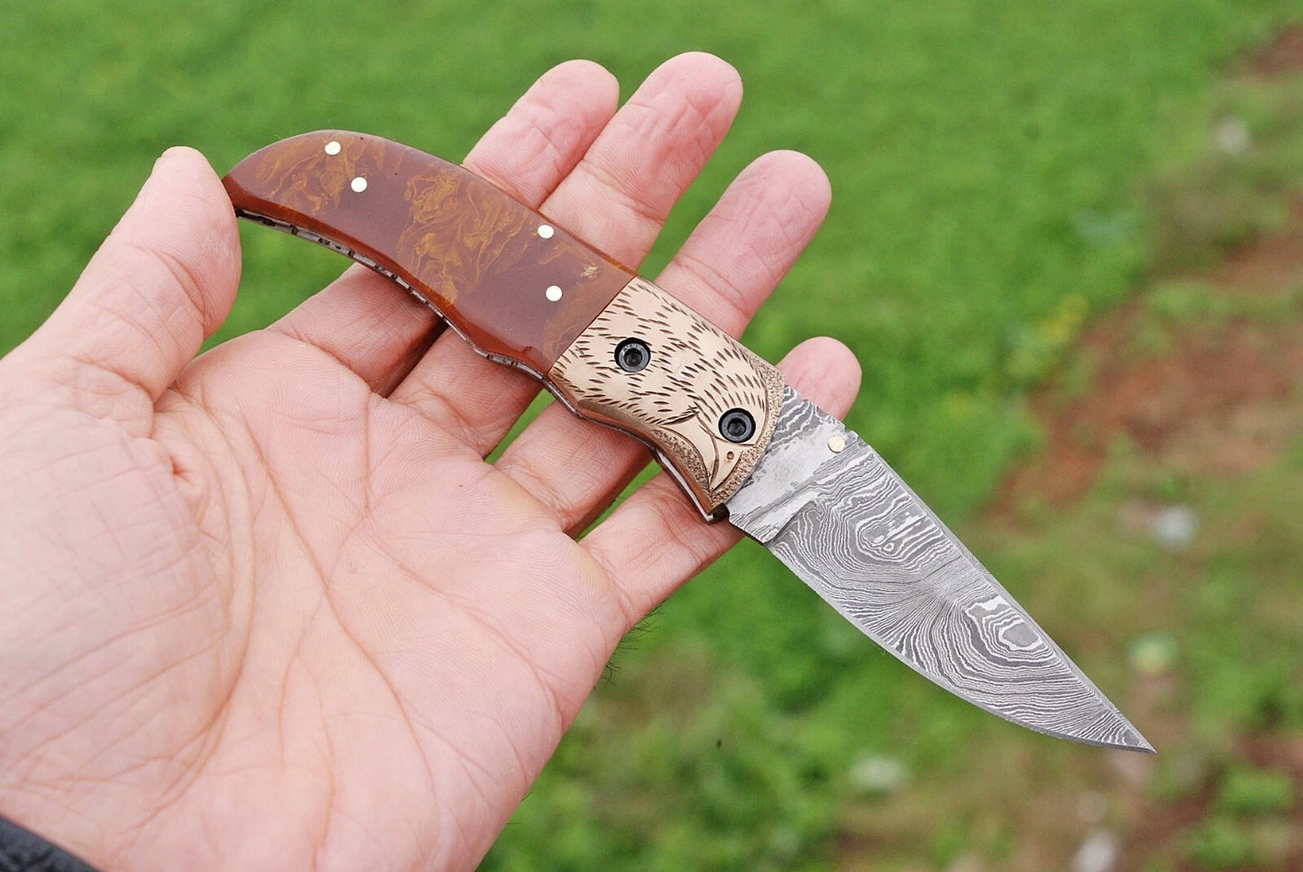 Premium Hand-Forged Damascus Folding Pocket Knife – Engraved Bolster Handle | 512 Layers | Leather Sheath Included
