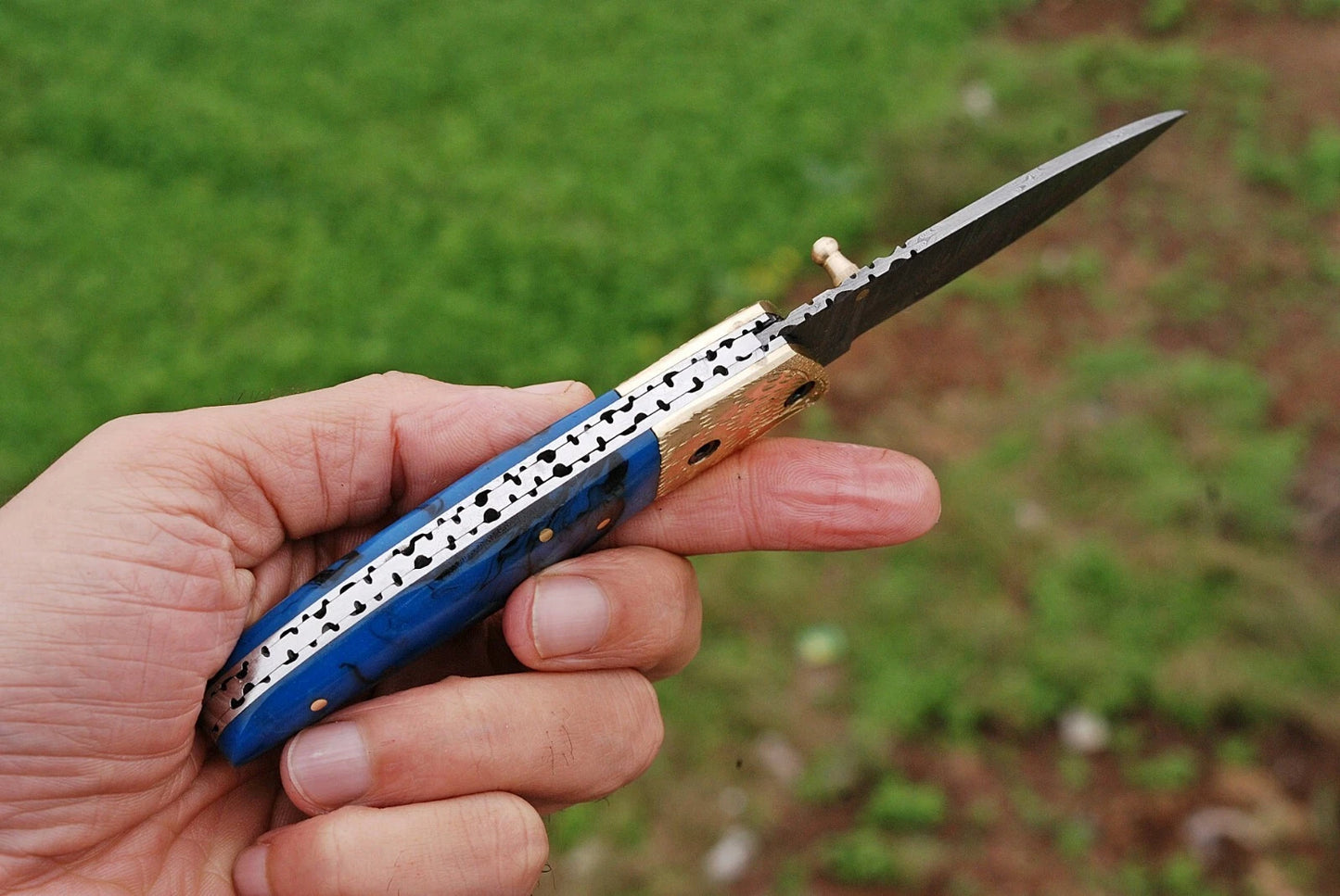 Premium Hand-Forged Damascus Folding Pocket Knife – Engraved Bolster Handle | 512 Layers | Leather Sheath Included