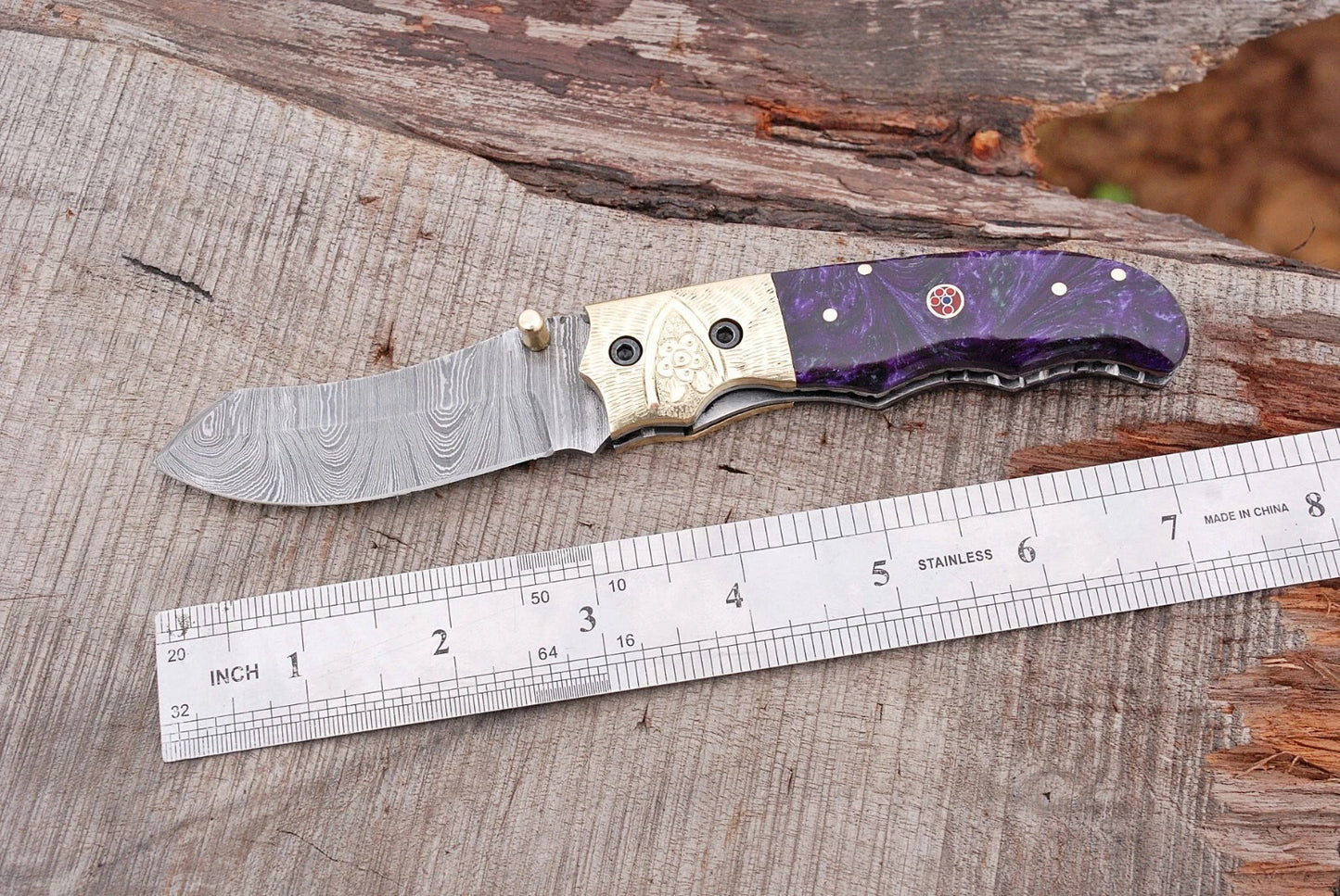 Premium Hand-Forged Damascus Folding Pocket Knife – Engraved Bolster Handle | 512 Layers | Leather Sheath Included